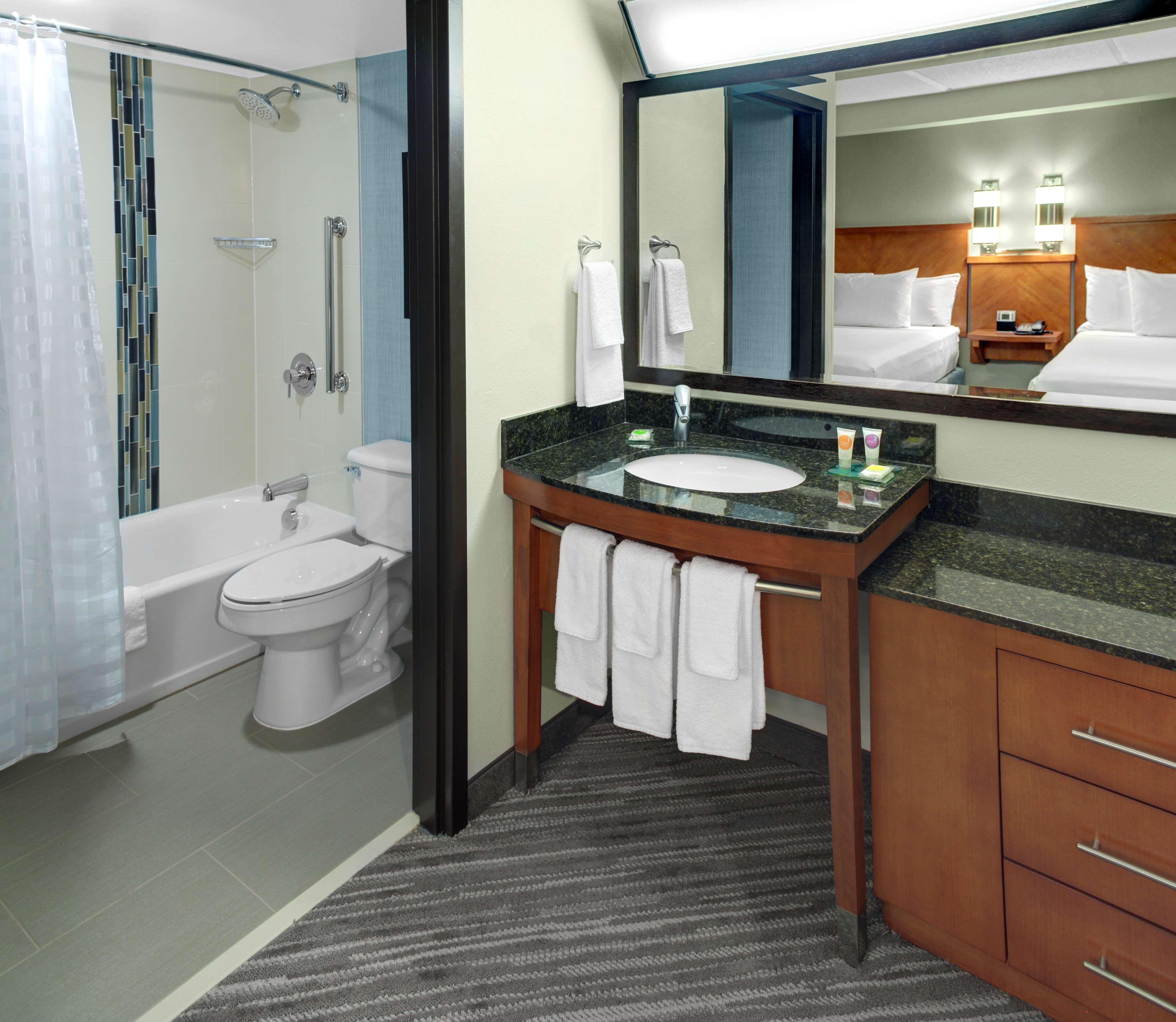 Hyatt Place Pittsburgh Airport - Robinson Mall Робинсон-Тауншип Экстерьер фото