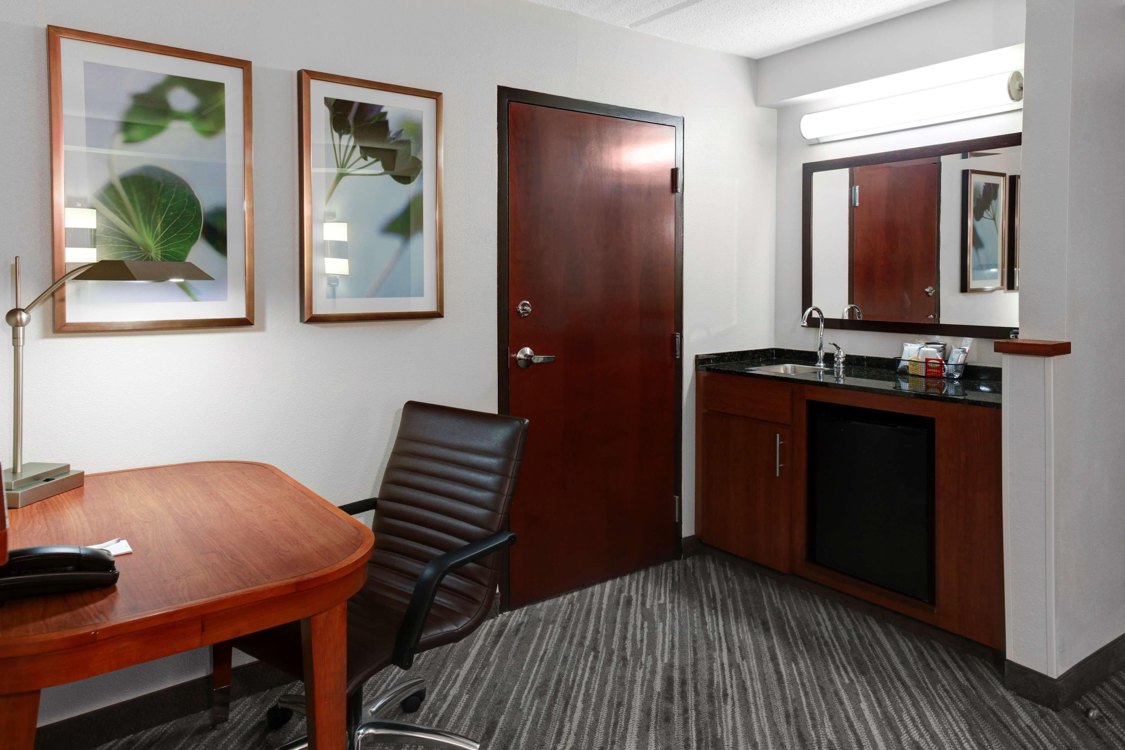 Hyatt Place Pittsburgh Airport - Robinson Mall Робинсон-Тауншип Экстерьер фото