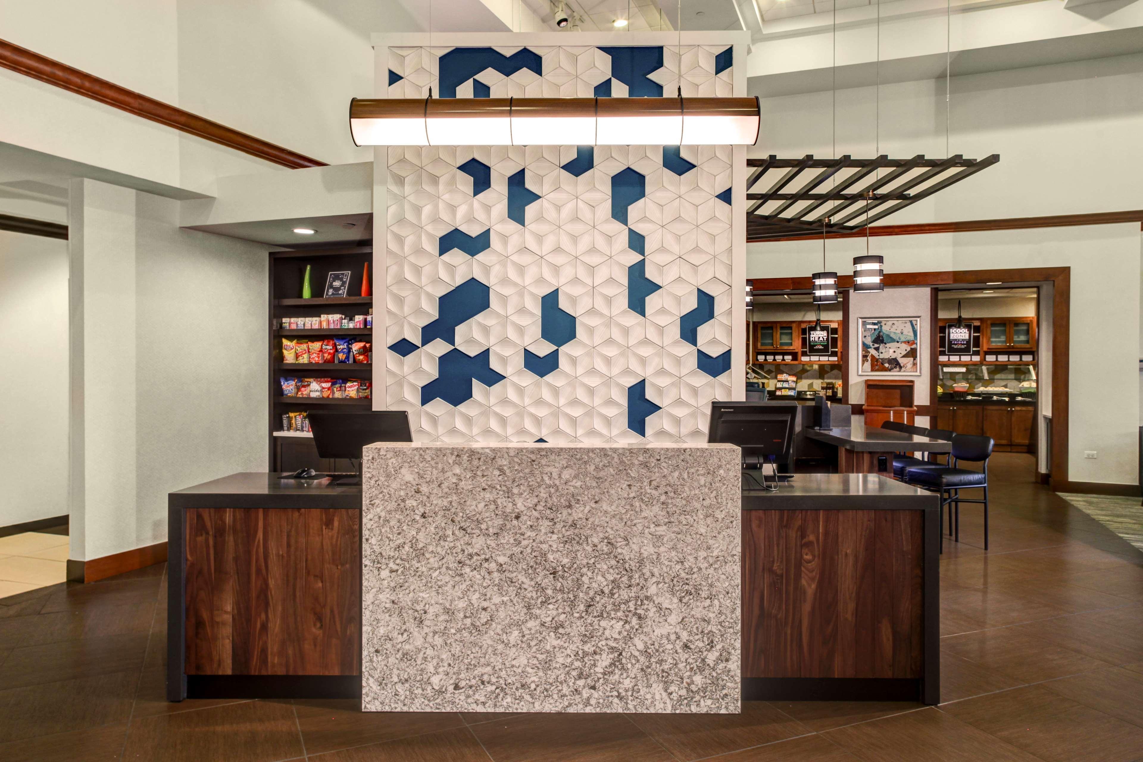 Hyatt Place Pittsburgh Airport - Robinson Mall Робинсон-Тауншип Экстерьер фото