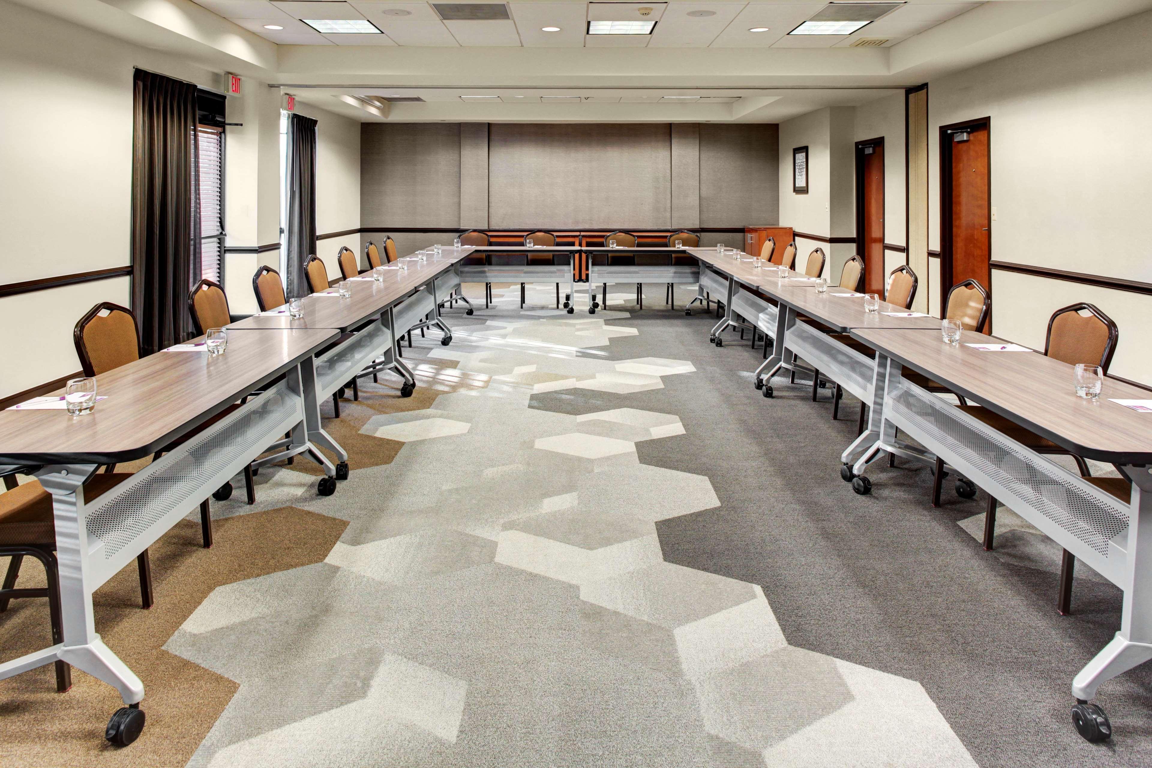 Hyatt Place Pittsburgh Airport - Robinson Mall Робинсон-Тауншип Экстерьер фото
